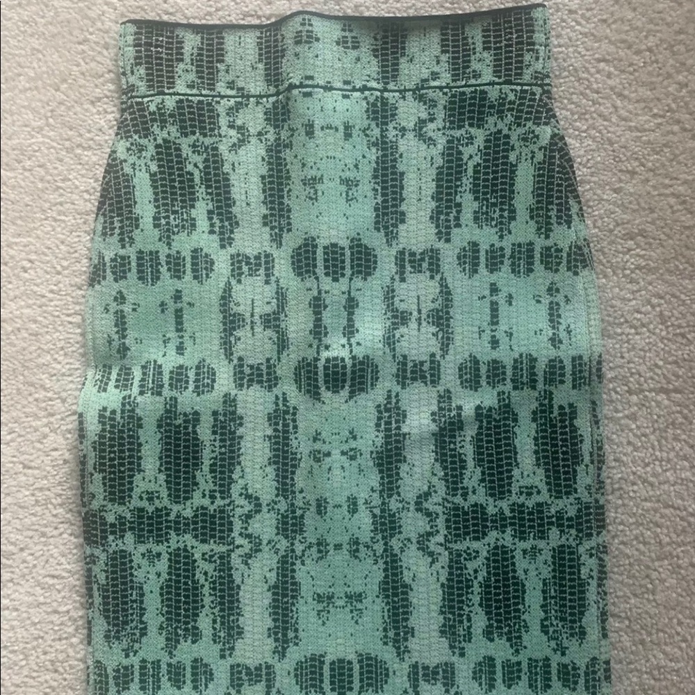 BCBGMAXAZARIA SKIRT Size S